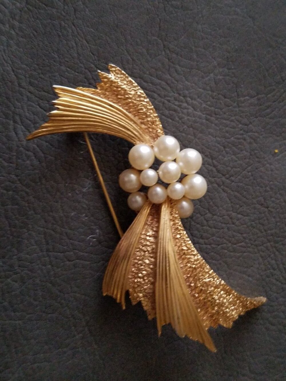 Vintage Trifari Faux Pearl Goldtone Bow Brooch